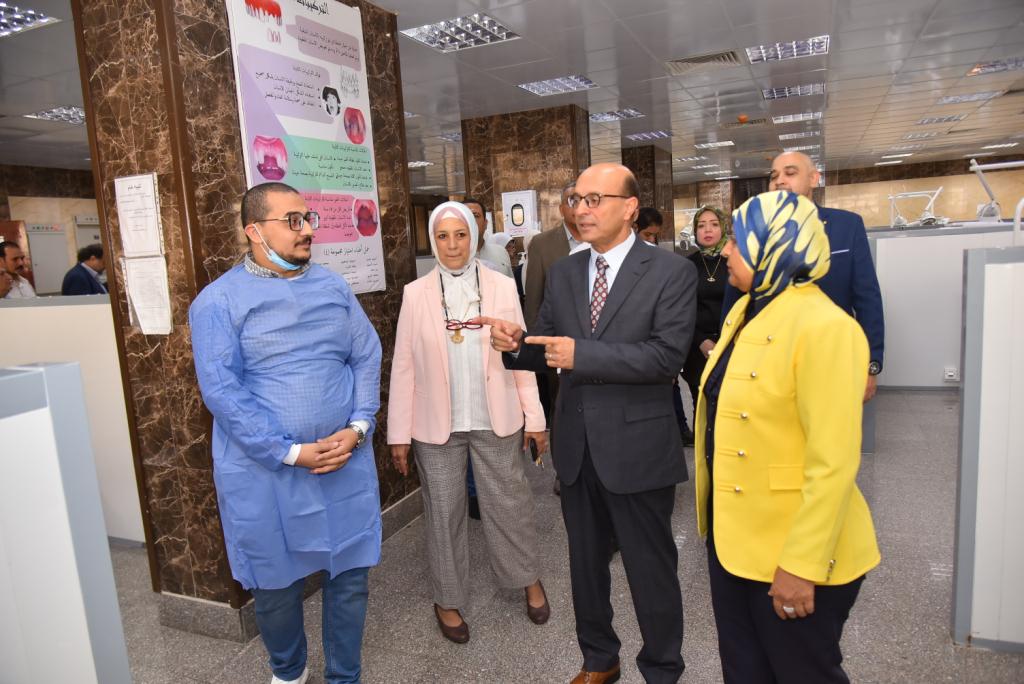 رئيس جامعة أسيوط يوجه بتزويد مستشفى طب الأسنان بكافة التجهيزات والمستلزمات اللازمة 