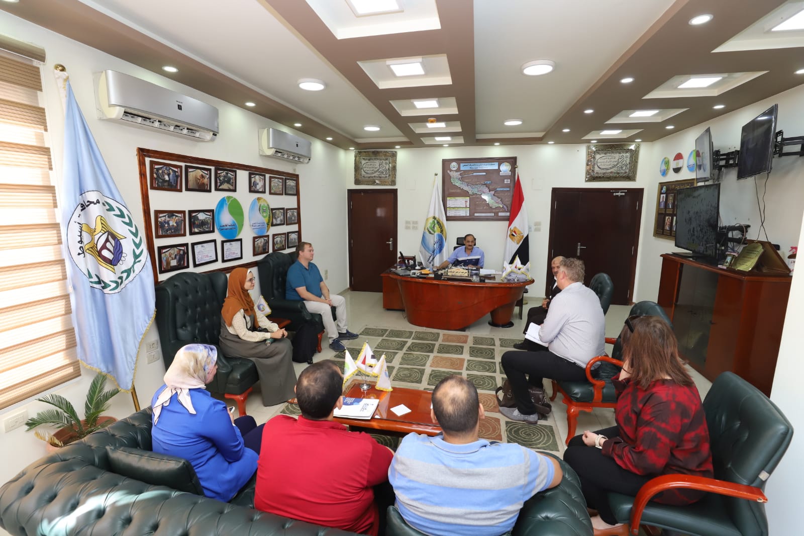 مياه أسيوط تسقبل وفد البلديات الهولندي لمناقشة التعاون للقطاع المالي والأصول الفنية