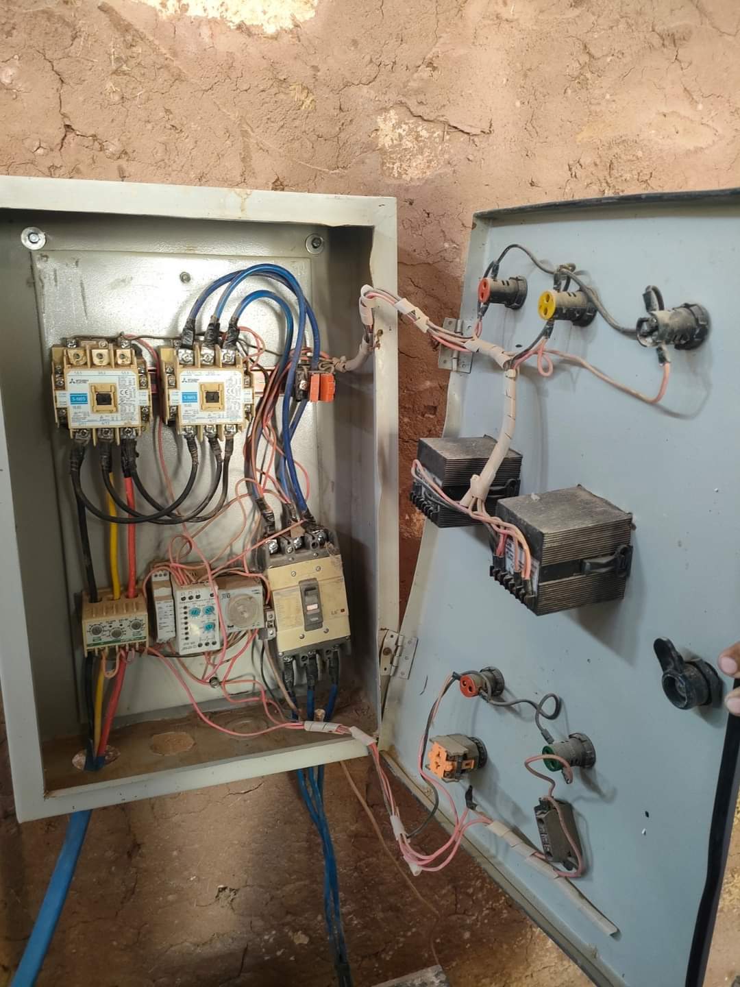 العمل بالوادى الجديد تتدرب الشباب في ثلاث مهن