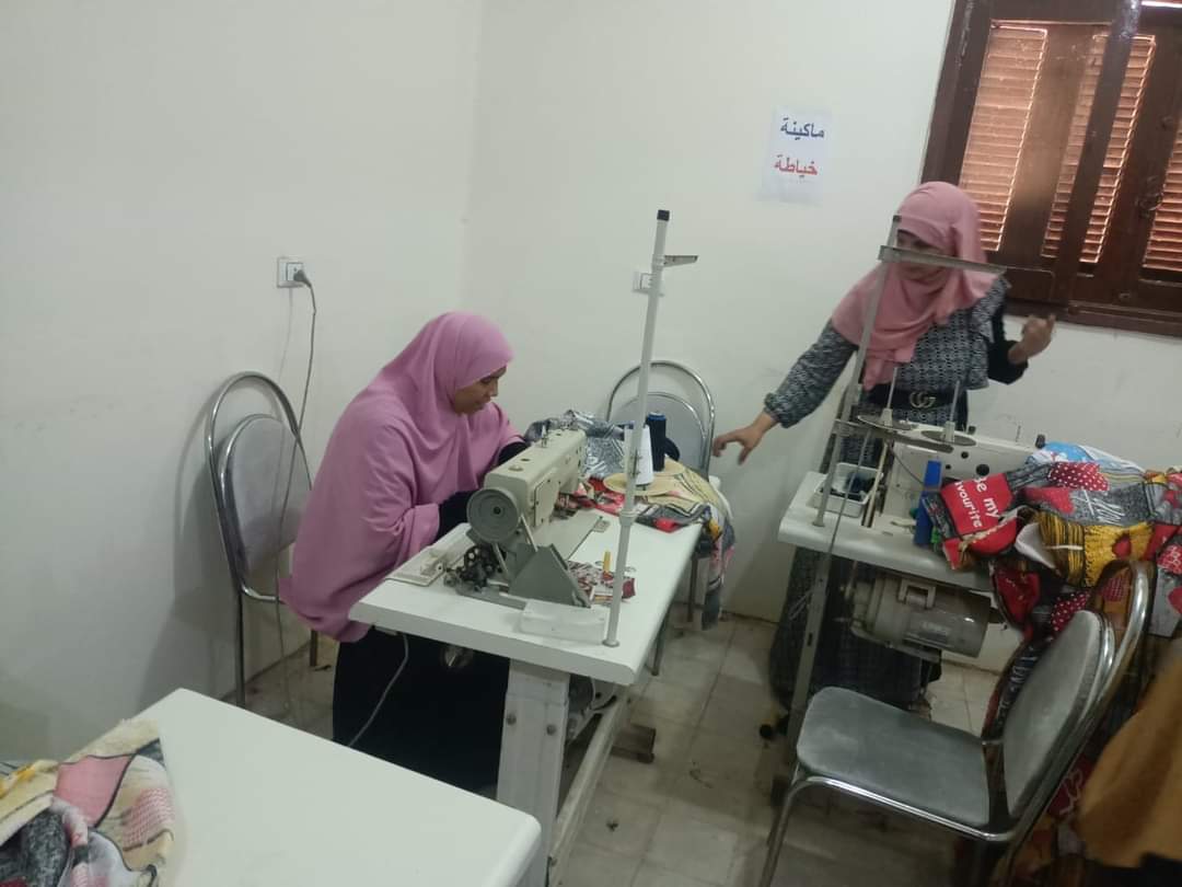 العمل بالوادى الجديد تتدرب الشباب في ثلاث مهن