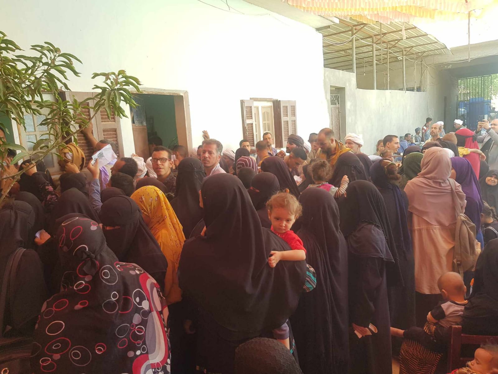 مستشفى الأزهر الجامعي تنظم قافلة طبية بمراكز أسيوط والكشف الطبى لـ600 مواطن