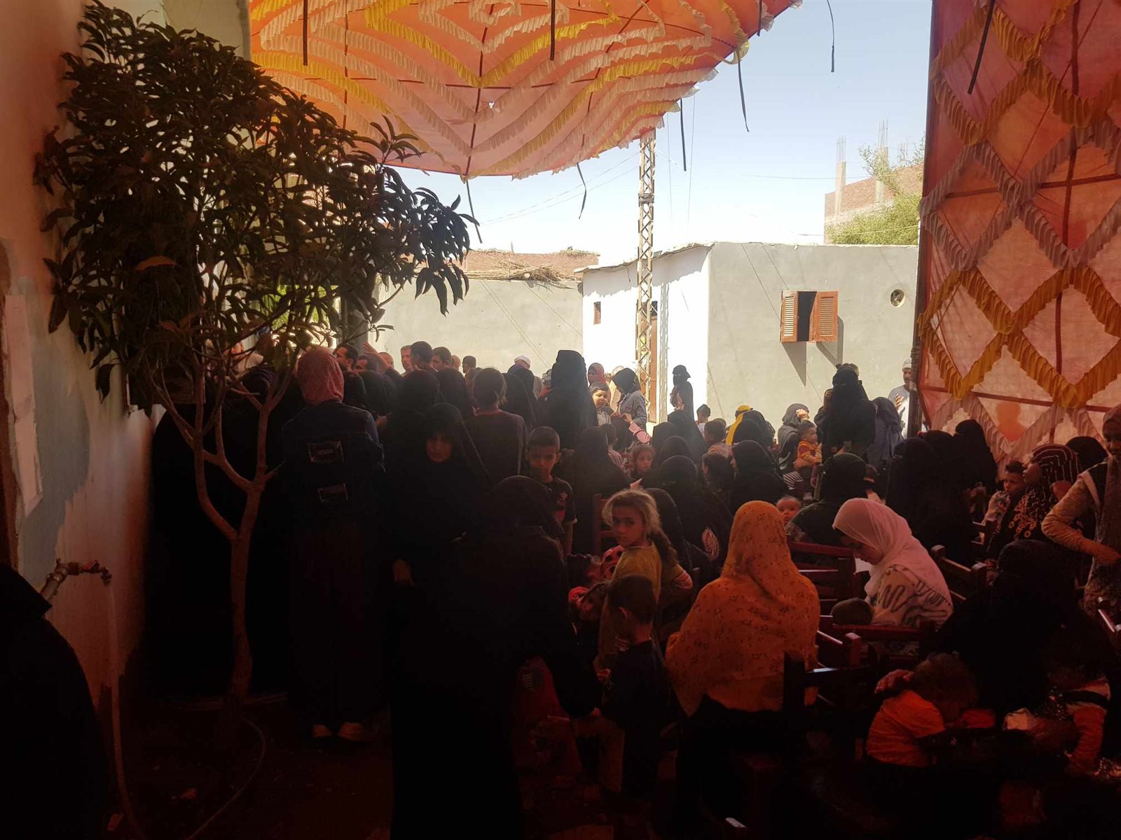 مستشفى الأزهر الجامعي تنظم قافلة طبية بمراكز أسيوط والكشف الطبى لـ600 مواطن
