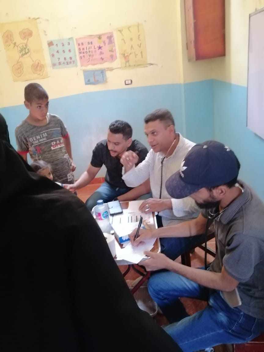 مستشفى الأزهر الجامعي تنظم قافلة طبية بمراكز أسيوط والكشف الطبى لـ600 مواطن