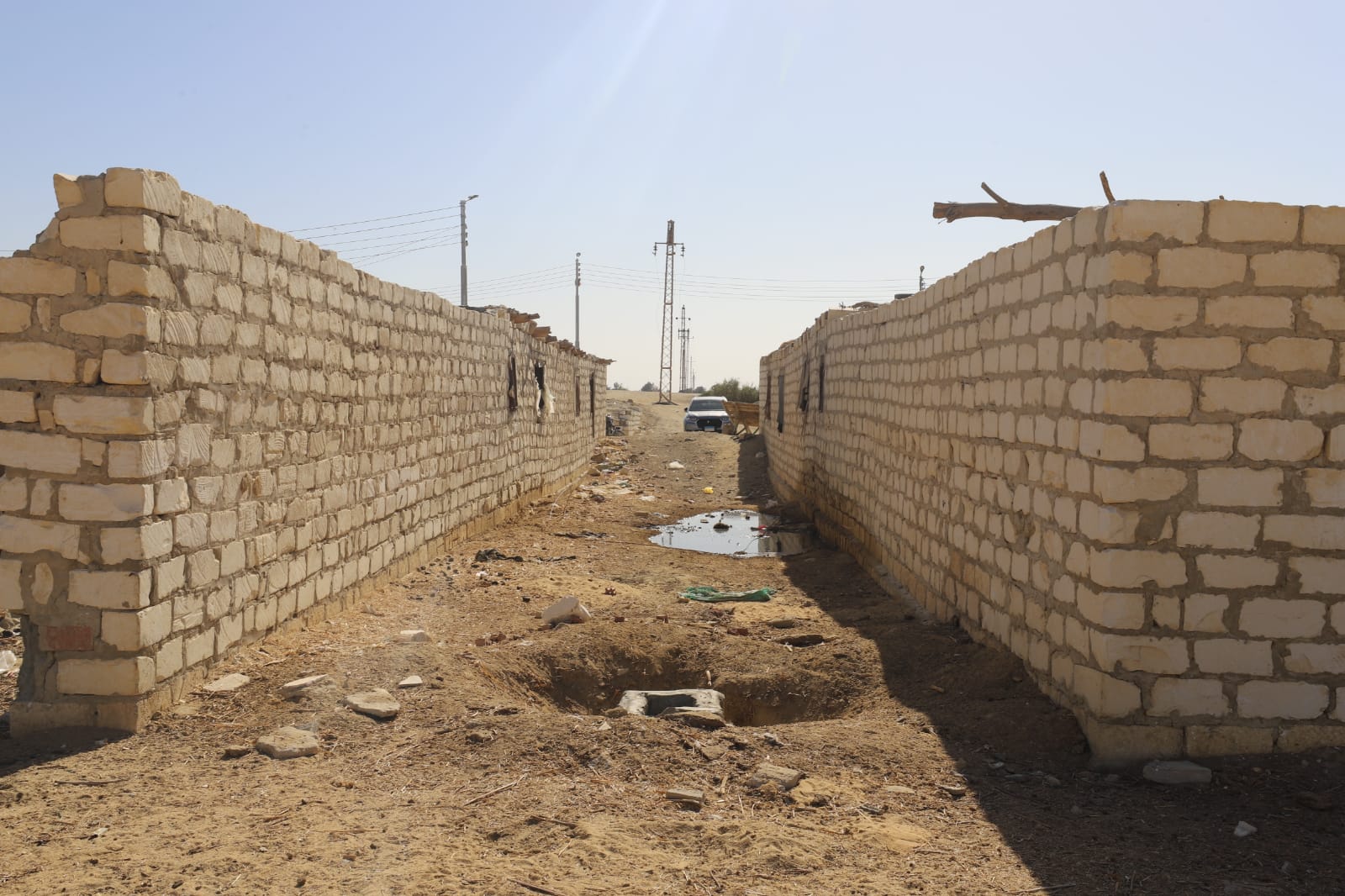 إحلال وتجديد ورفع كفاءة خزانات الصرف الصحي بقرى مركز الفرافرة