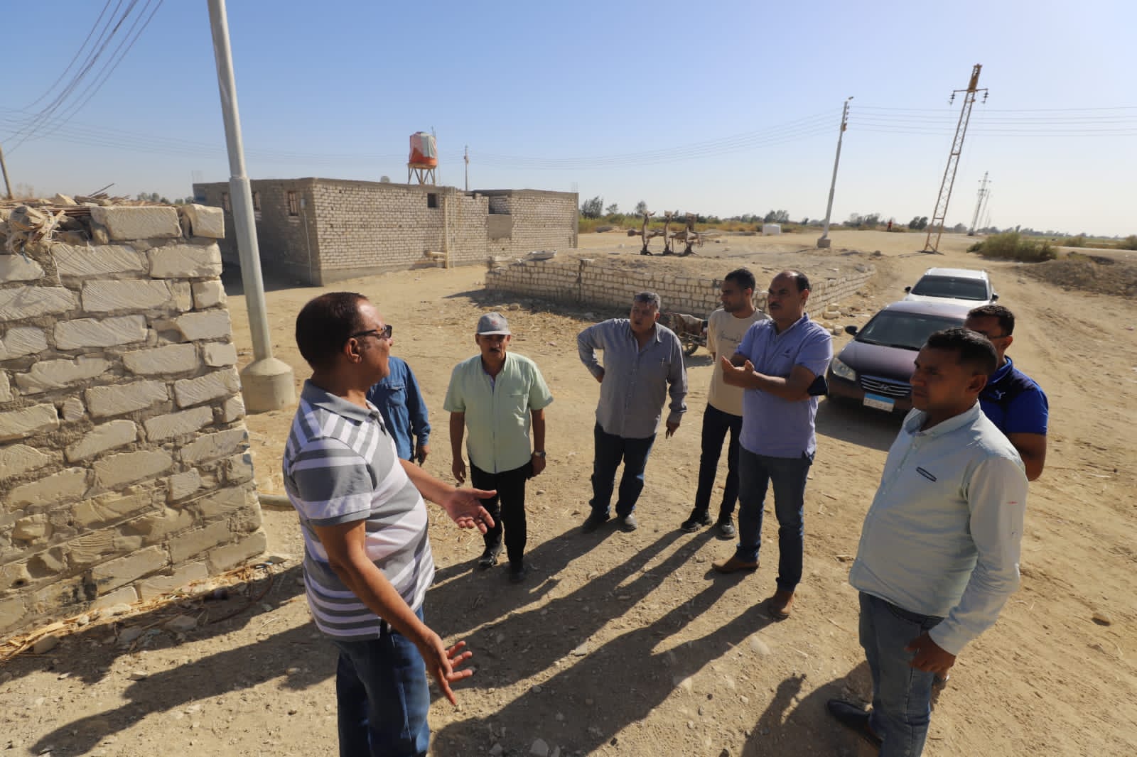 إحلال وتجديد ورفع كفاءة خزانات الصرف الصحي بقرى مركز الفرافرة