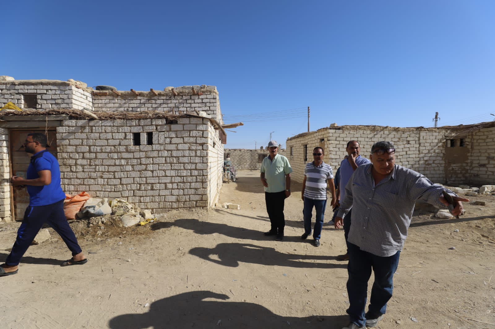 إحلال وتجديد ورفع كفاءة خزانات الصرف الصحي بقرى مركز الفرافرة