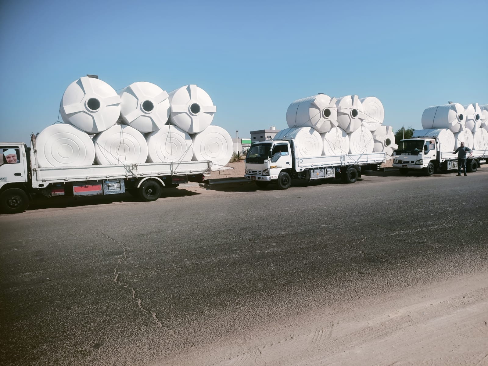 إحلال وتجديد ورفع كفاءة خزانات الصرف الصحي بقرى مركز الفرافرة