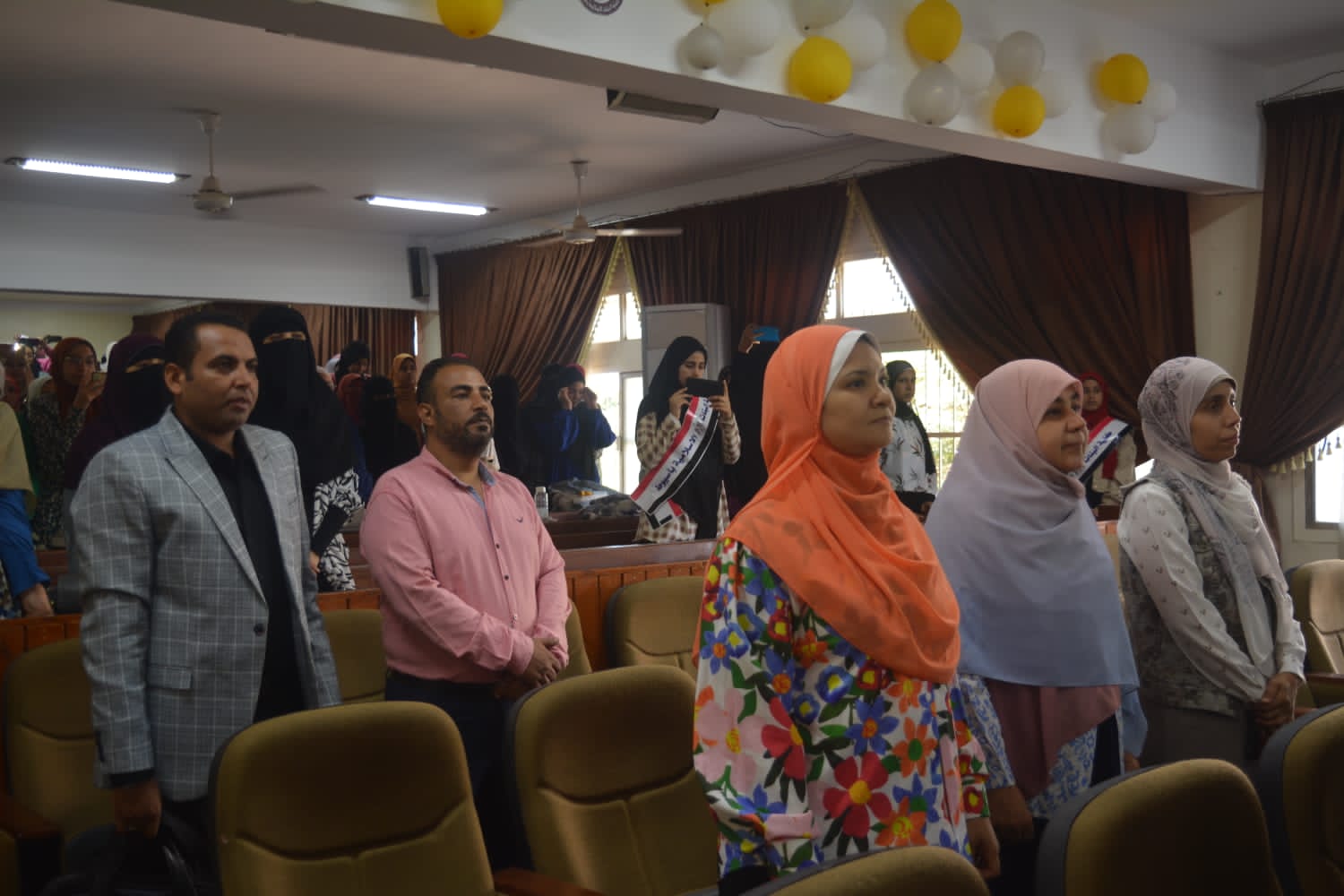 نائب رئيس جامعة الأزهر للوجه القبلي يشهد ندوة توعوية بعنوان 