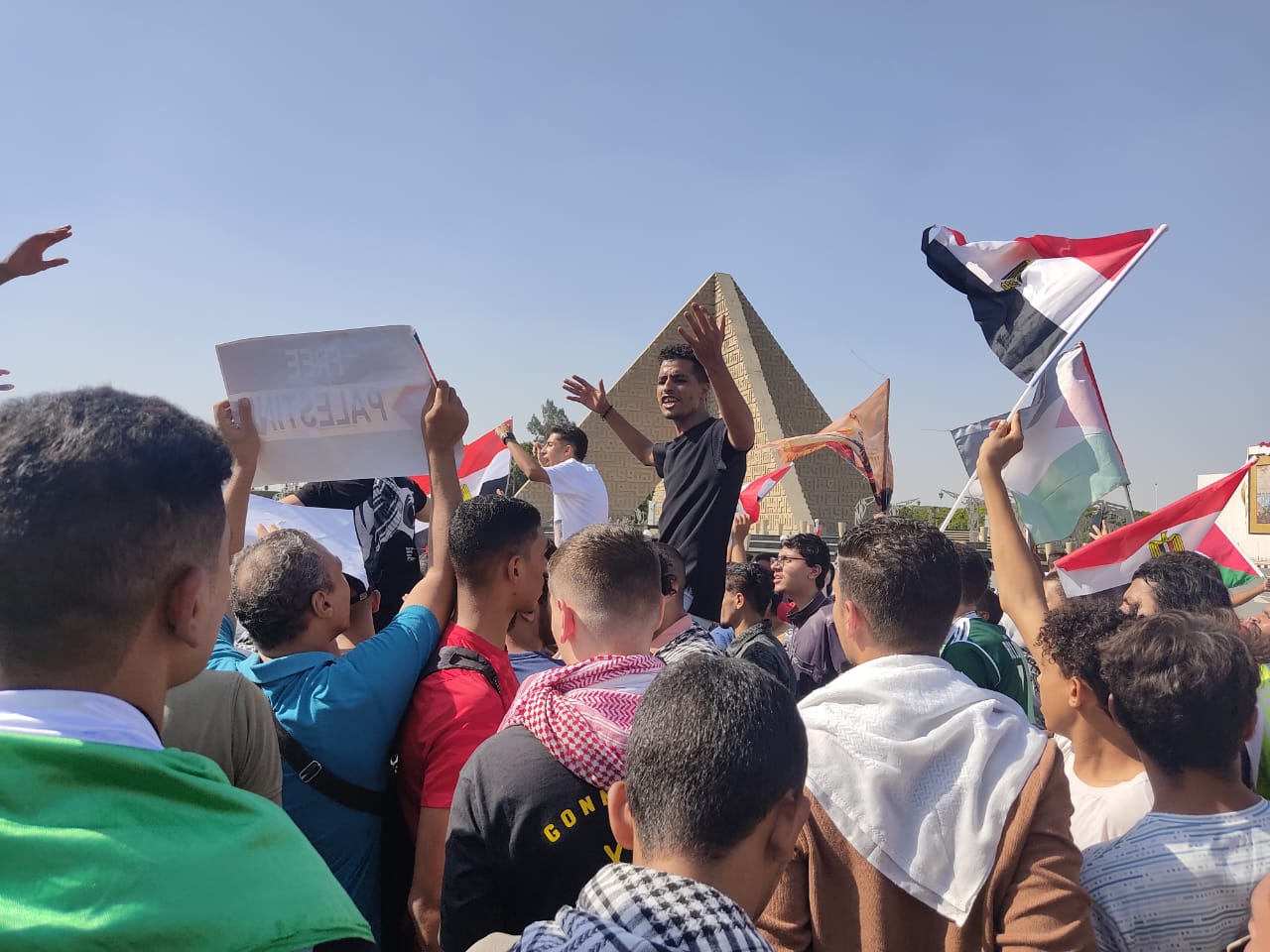 e865ce25-f680-4d31-8bd4-42a7969b2808