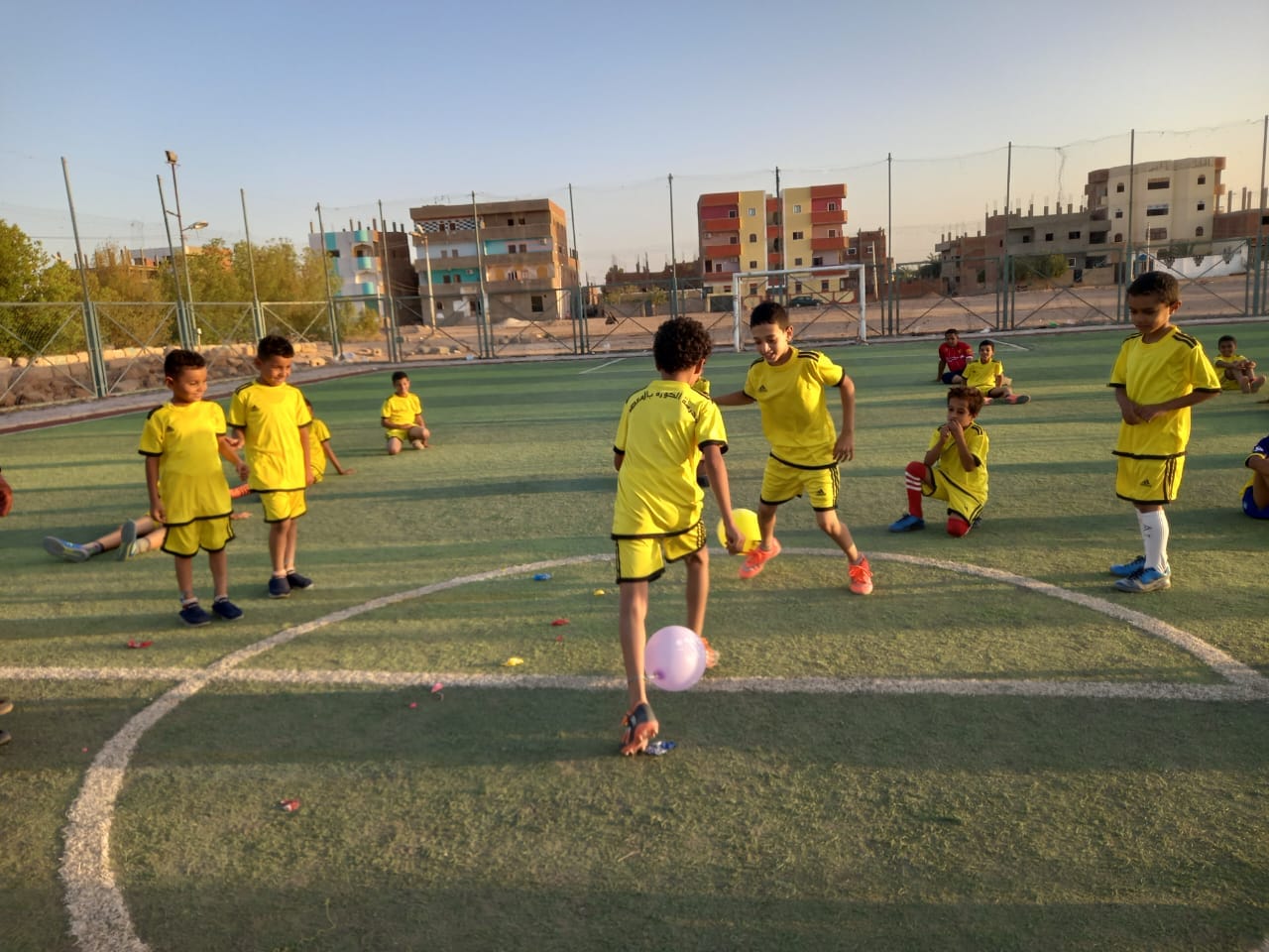 مركز شباب المعصرة في الداخلة نظم مهرجانًا رياضيًا للألعاب الترويحية