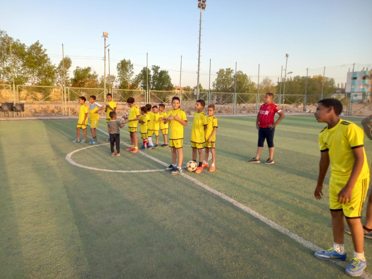 مركز شباب المعصرة في الداخلة نظم مهرجانًا رياضيًا للألعاب الترويحية