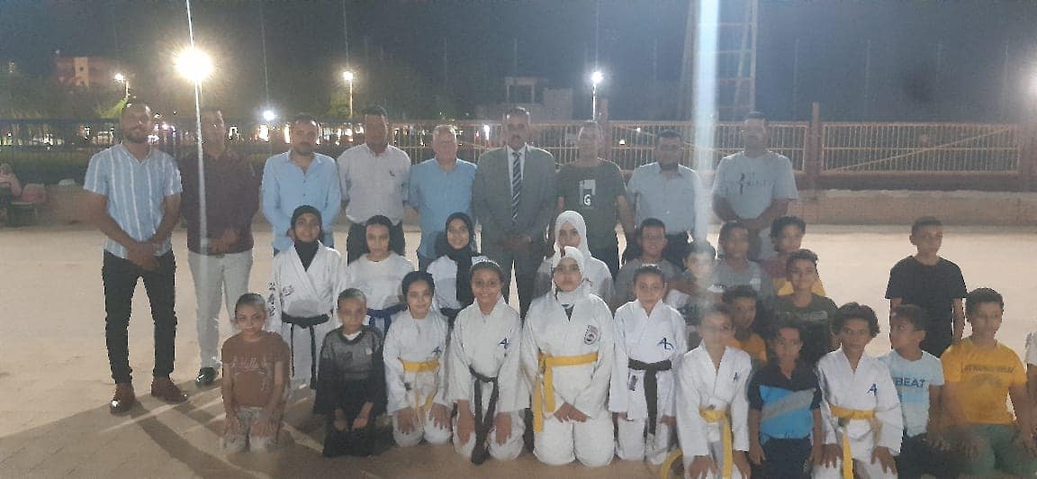  مدير عام الشباب والرياضة بالوادي الجديد يتابع اعمال صالة الاسكواش بعد التطوير