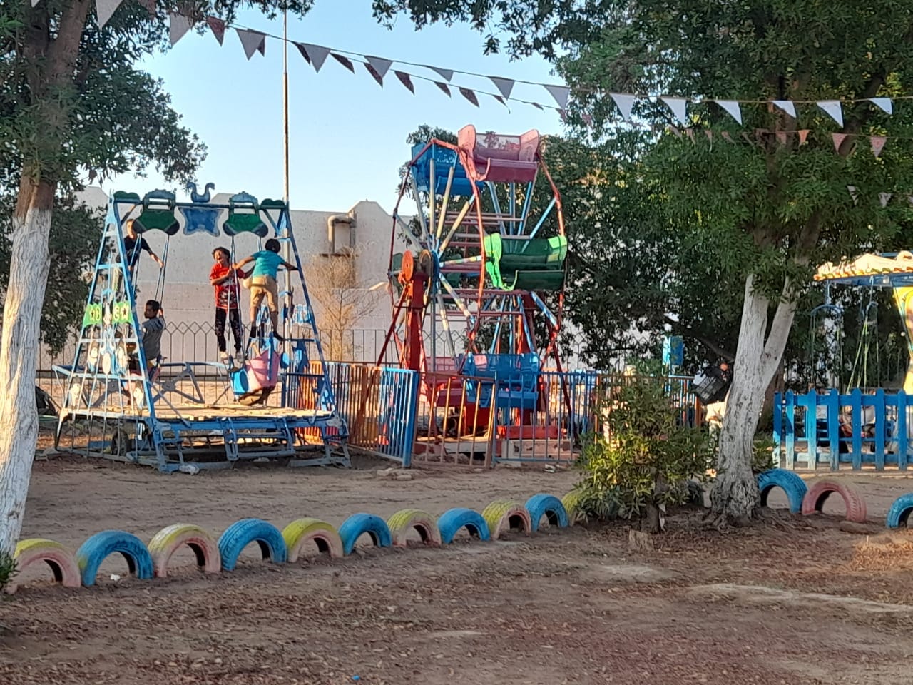 مركز شباب عزب القصر ينظم رحلة الى مدينة الداخلة