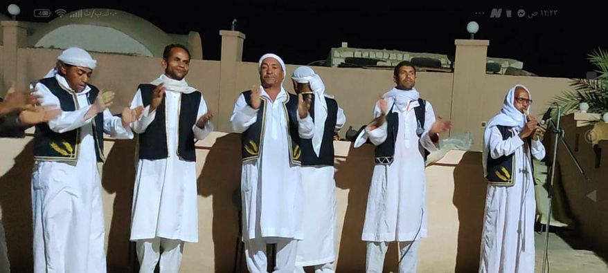 مكتبة الطفل والشباب بالفرافرة تنظم عرض فنون شعبية لفرقة التلقائين للفن الشعبي