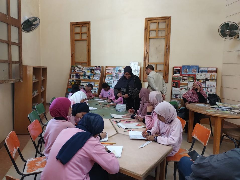 ورشة فنية للأطفال في مكتبة الطفل والشباب بالصبحة
