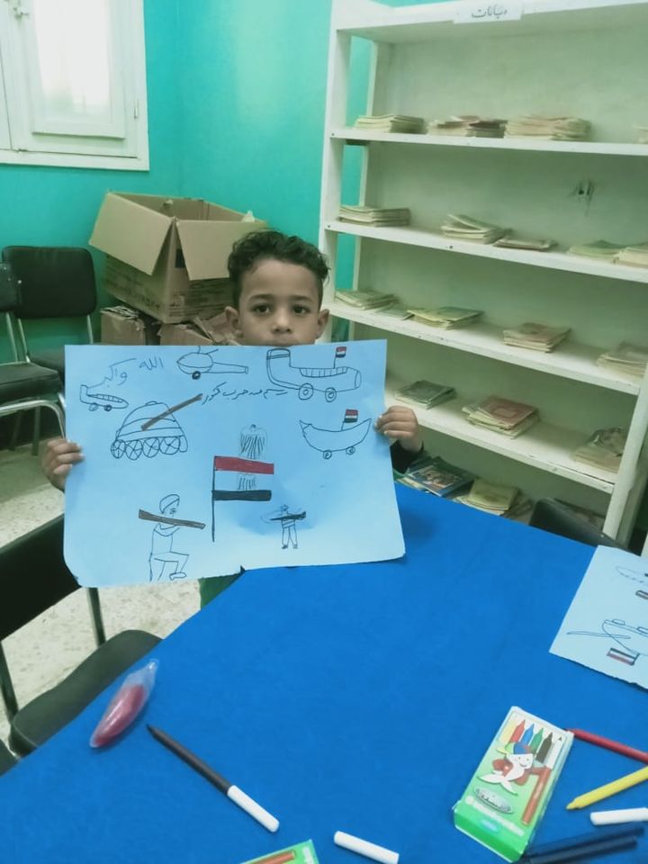 مرسم فني يعبر عن حرب أكتوبر ينظمه بيت ثقافة المنيرة بالخارجة