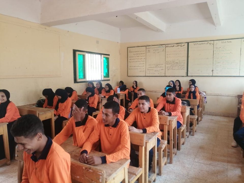 محاضرة  ومعرض نحت بمكتبة الطفل والشباب بتنيدة