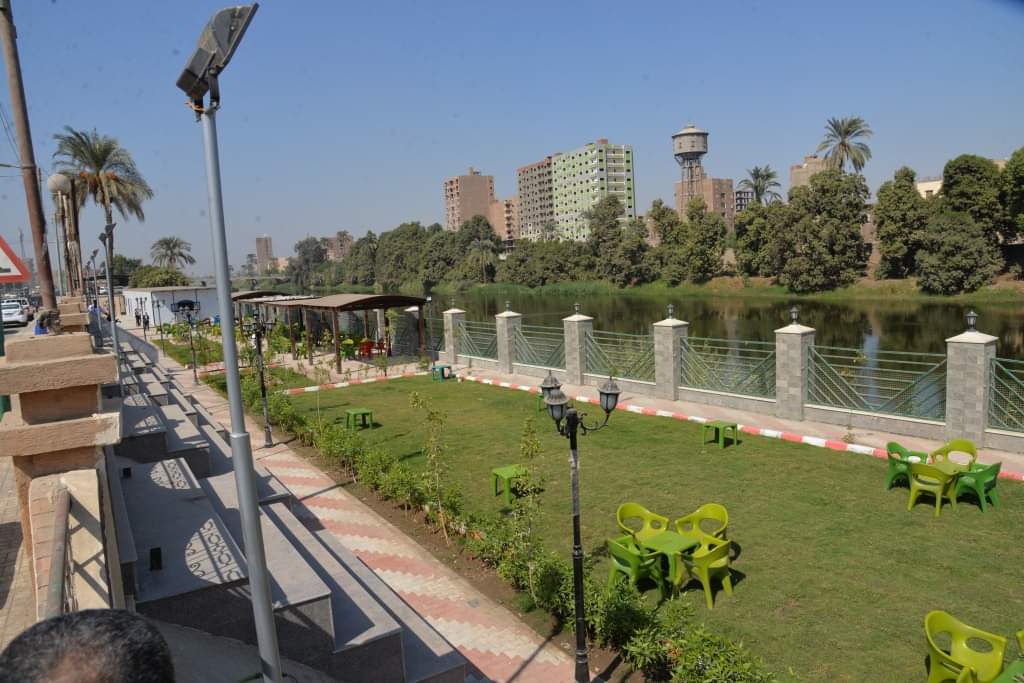 انشاء كوبرى داخلى بمركز منفلوط تلبية لاحتياجات المواطنين