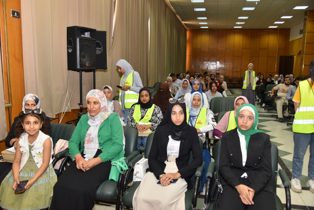 جانب من اللقاء الطلابي بجامعة اسيوط