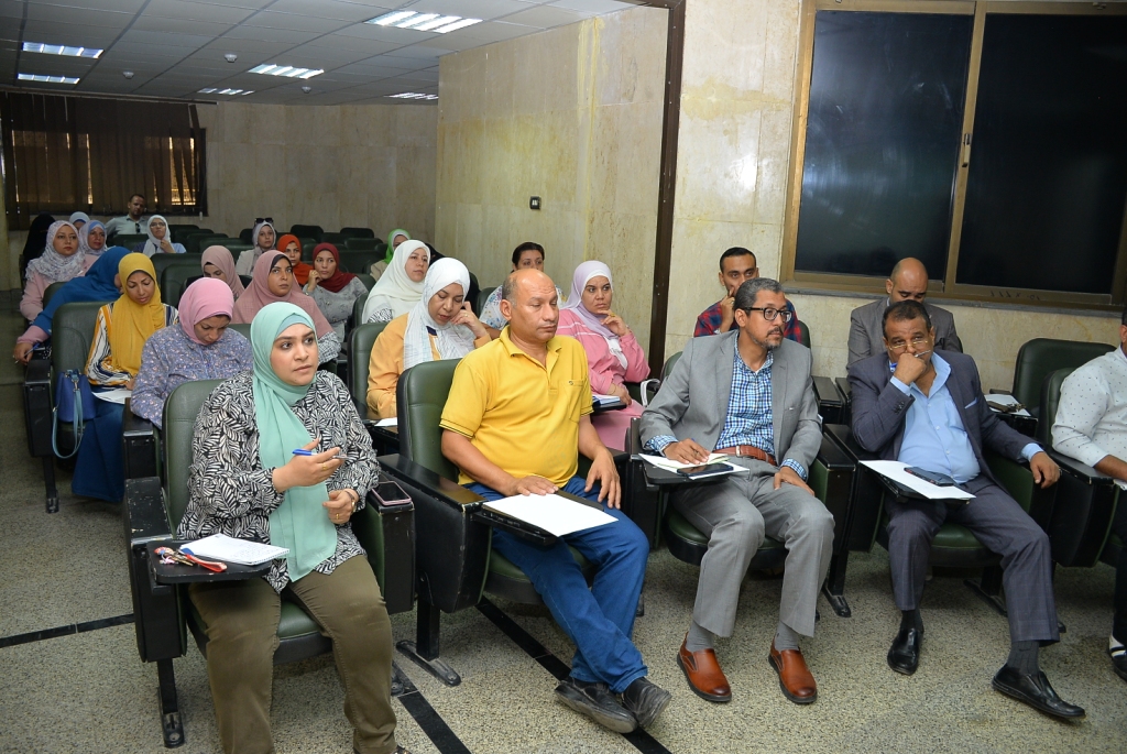 جامعة أسيوط تنظم دورة تدريبية عن 