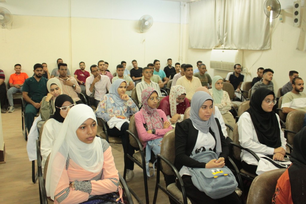 جانب من ندوة 