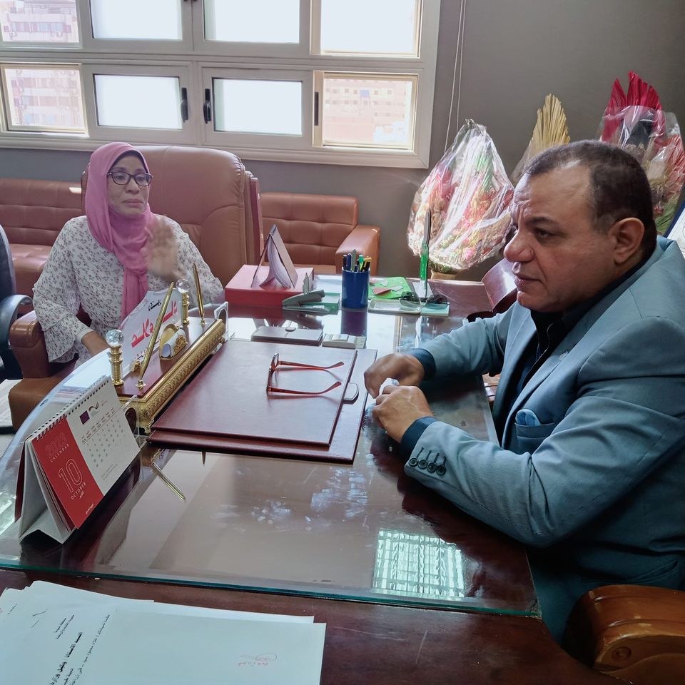 وكيل وزارة الشباب بأسيوط يلتقى مدير إدارة الانشاءات ورئيس مركز شباب ديروط