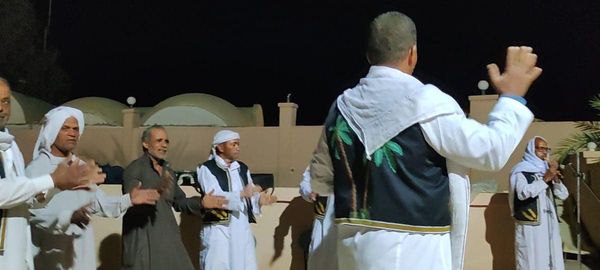 جانب من عرض فنون شعبية لفرقة التلقائين للفن الشعبي