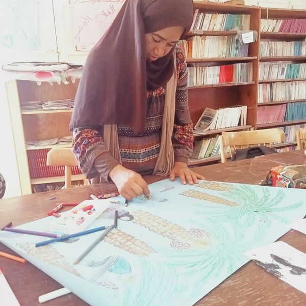 جانب من ورشة فنون تشكيلية