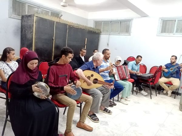 جانب من عرض فنى لفرقة الموسيقى العربية