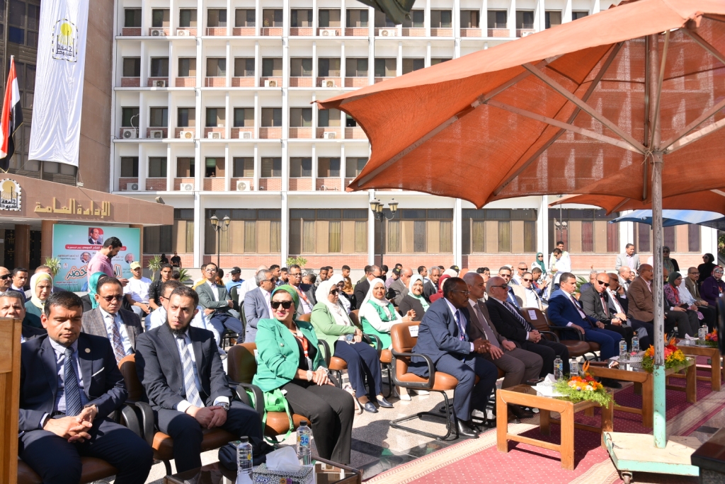 جانب من فعاليات المنتدى البيئي الثاني