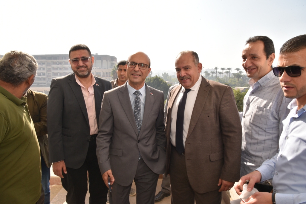 جانب من جولة رئيس جامعة أسيوط 