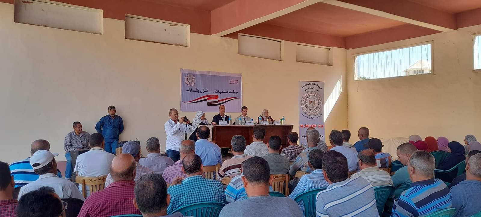 جانب من ندوة مركز إعلام الخارجة