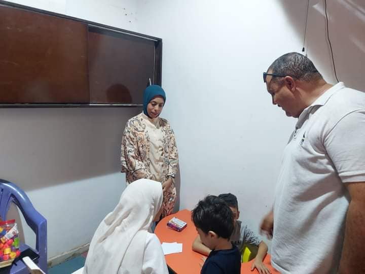 جانب من متابعة العمل