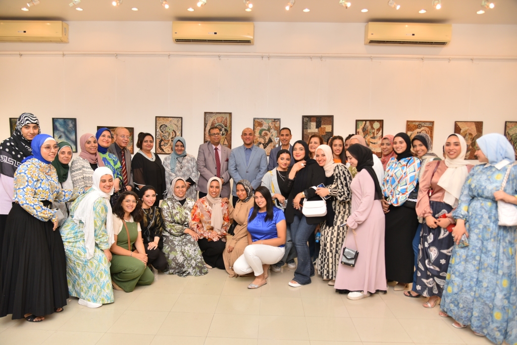 جانب من المعرض