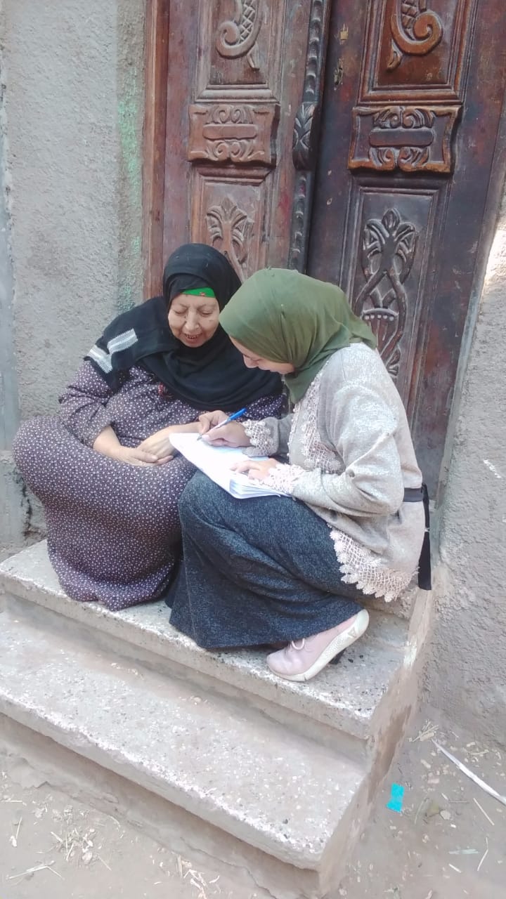 جانب من حملة لطرق الأبواب بعنوان 