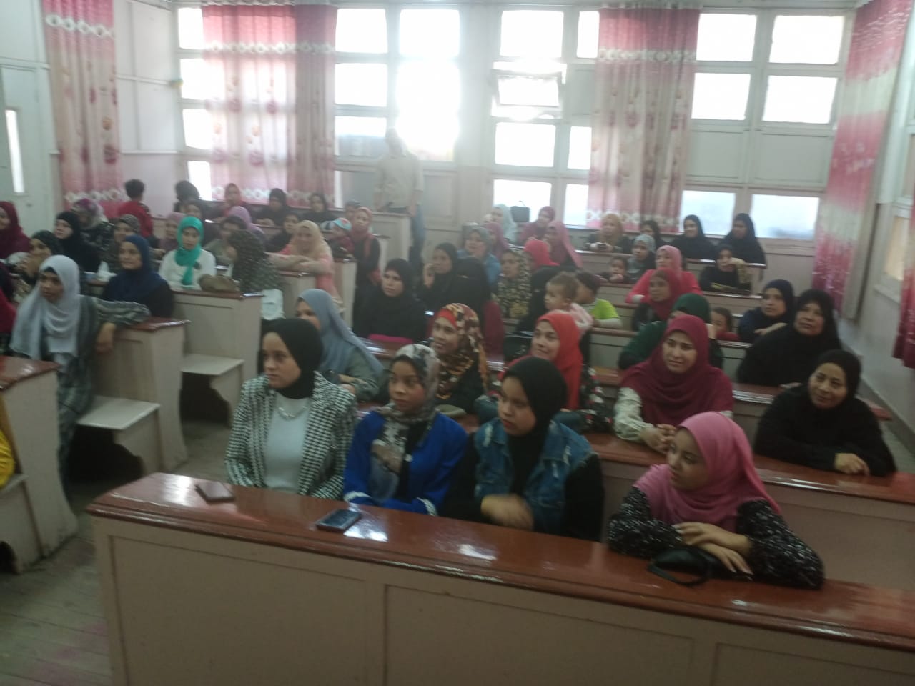 جانب من الندوة