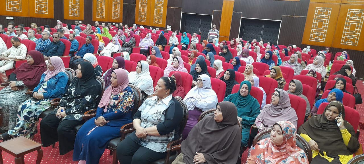 جانب من ضيوف ندوة مركز النيل للاعلام بالوادي الجديد