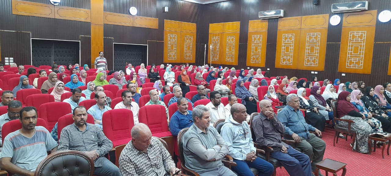 جانب من ضيوف ندوة مركز النيل للاعلام بالوادي الجديد