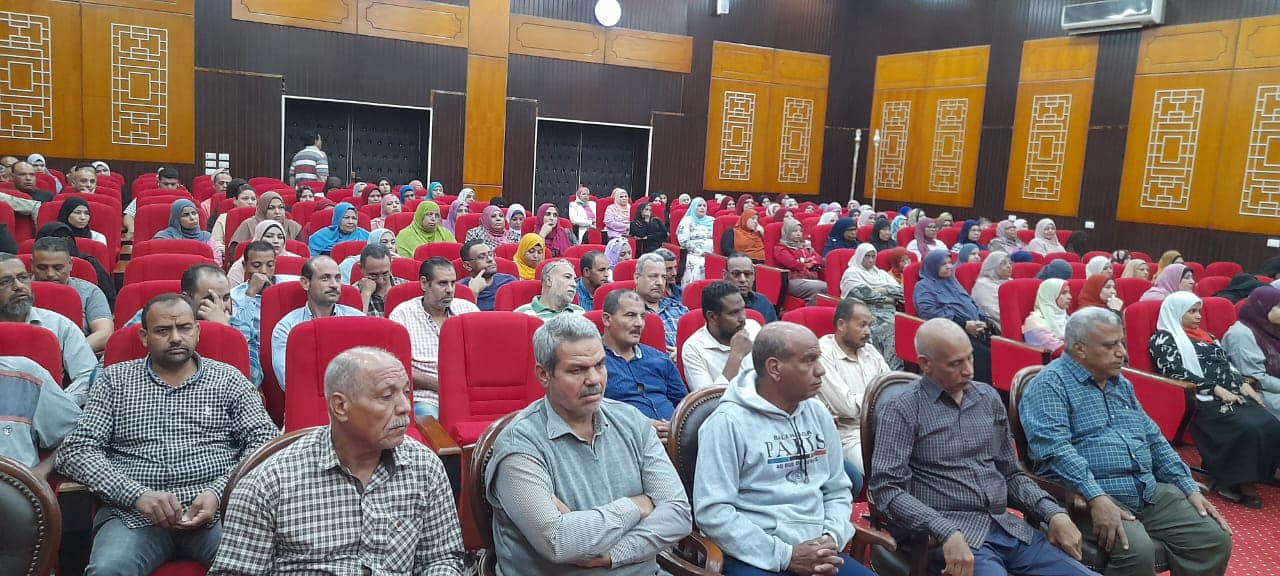 جانب من ضيوف ندوة مركز النيل للاعلام بالوادي الجديد