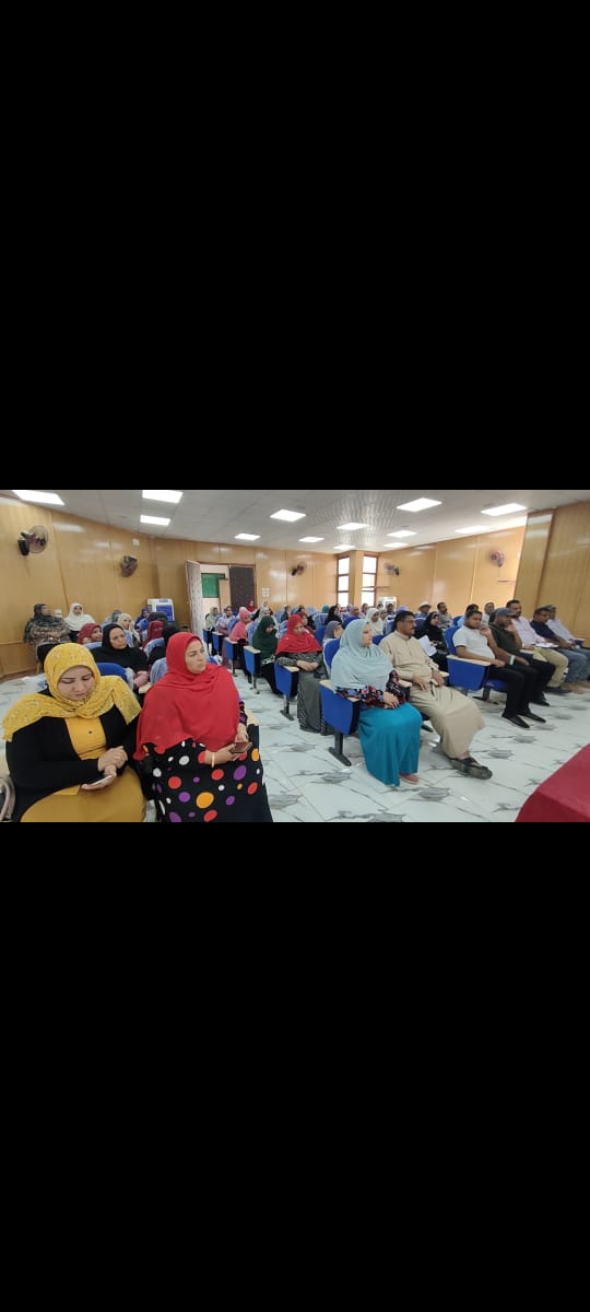 جانب من الندوة