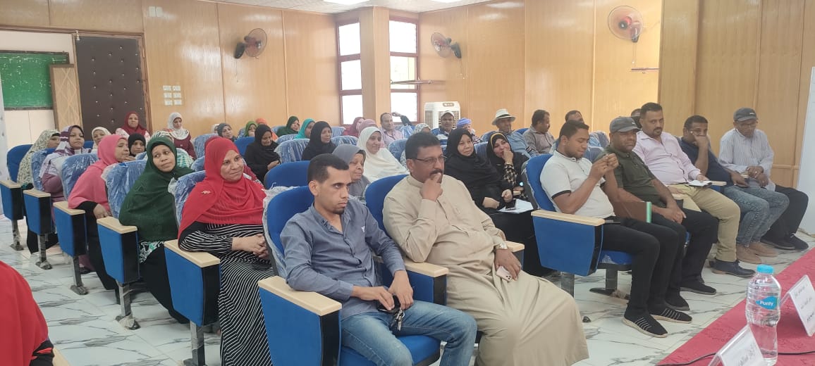 جانب من الندوة