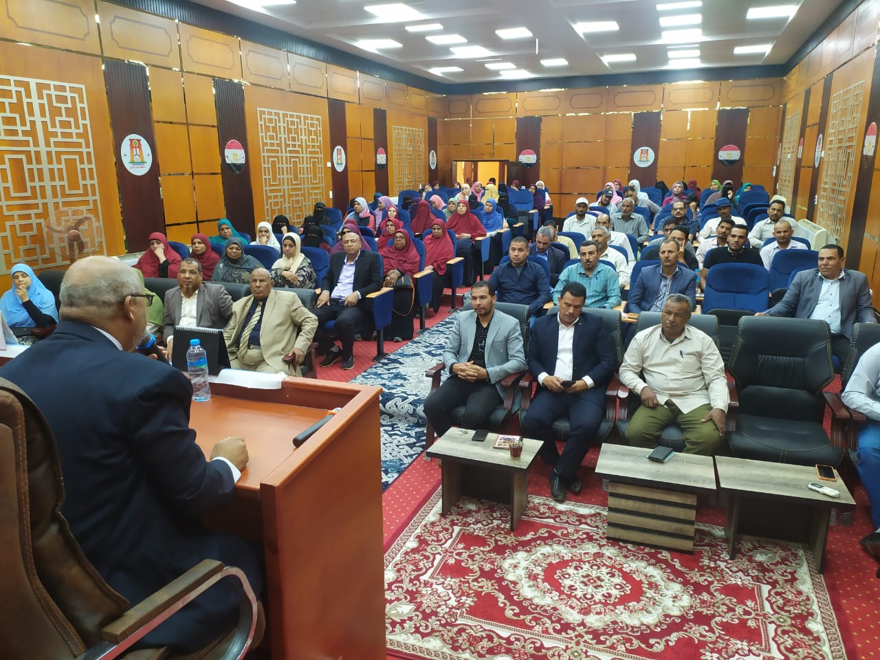 جانب من ضيوف الندوة