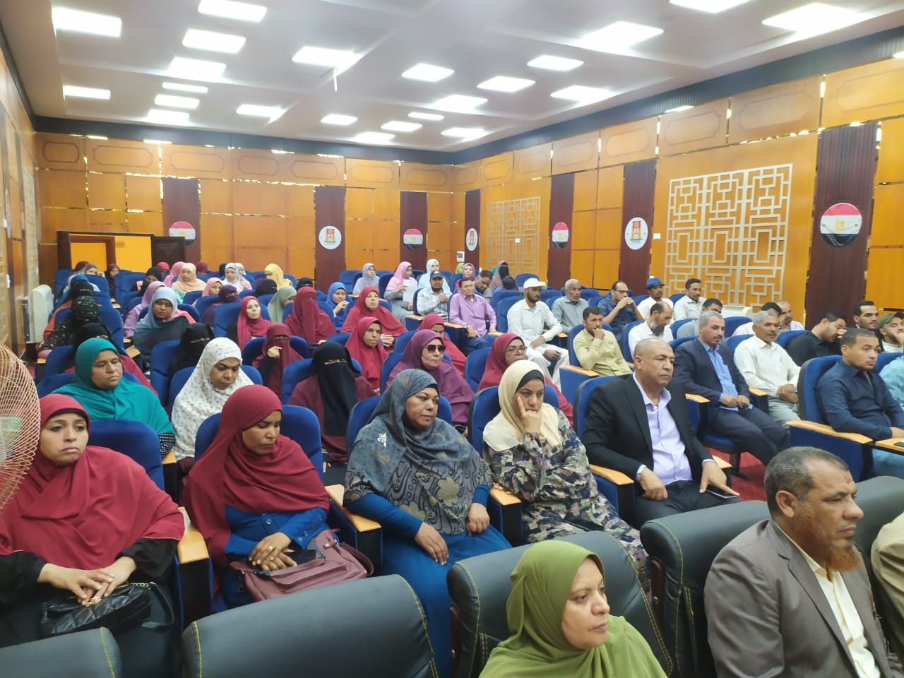 جانب من ضيوف الندوة