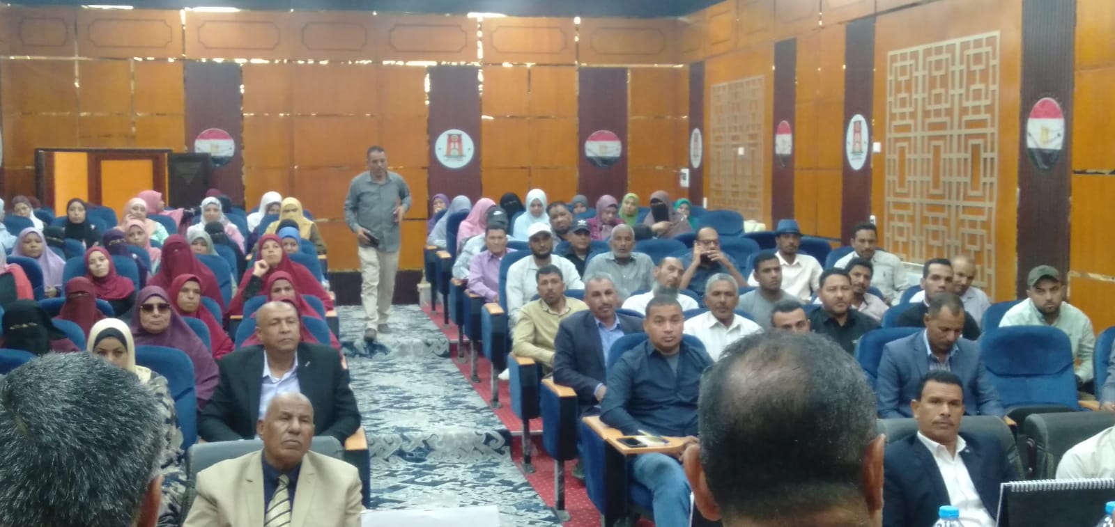 جانب من ضيوف الندوة