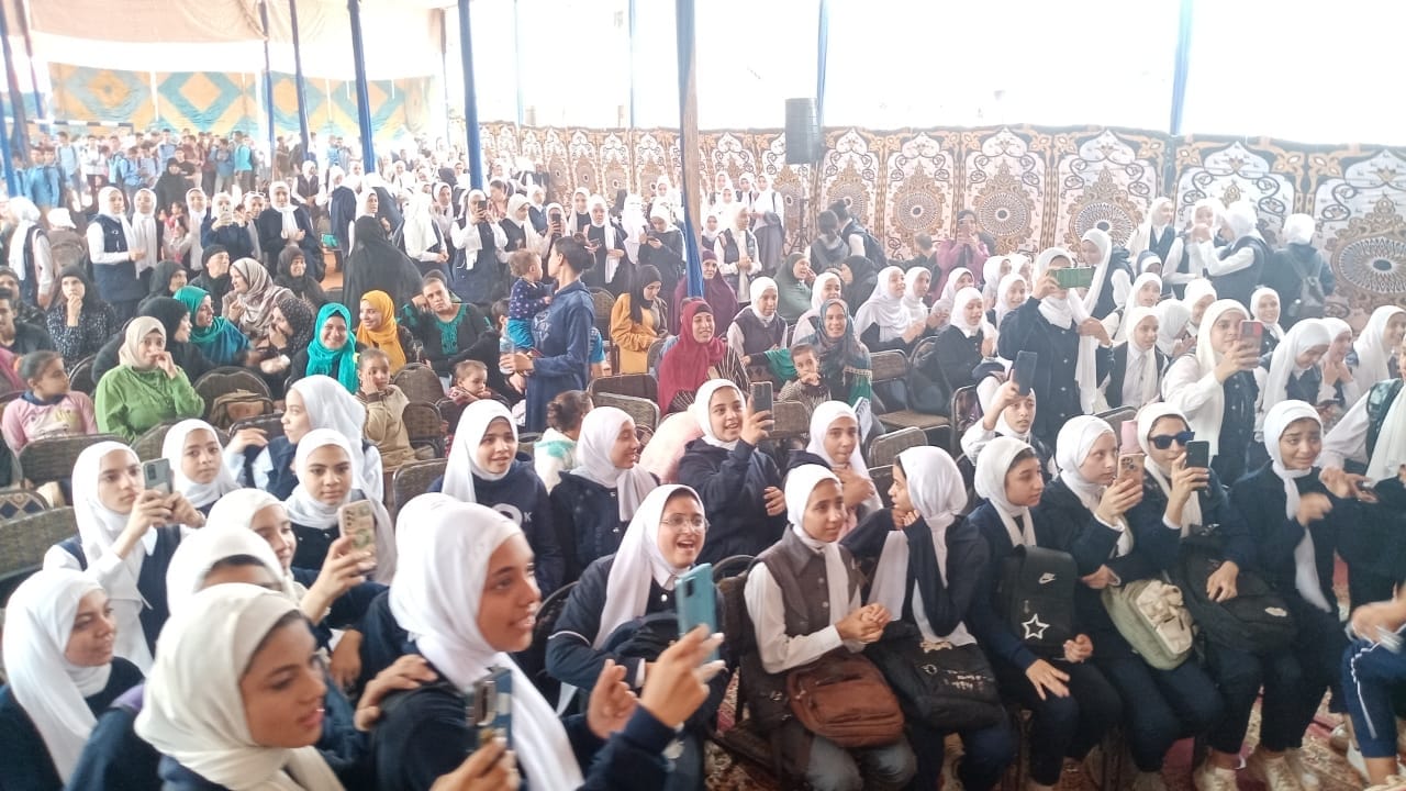 جانب من الفعاليات الثقافية