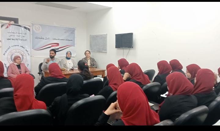 جانب من ضيوف الندوة