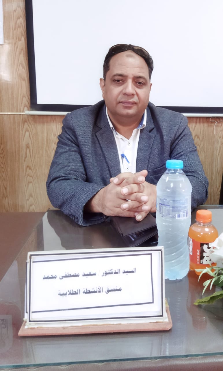 جانب من ضيوف الندوة