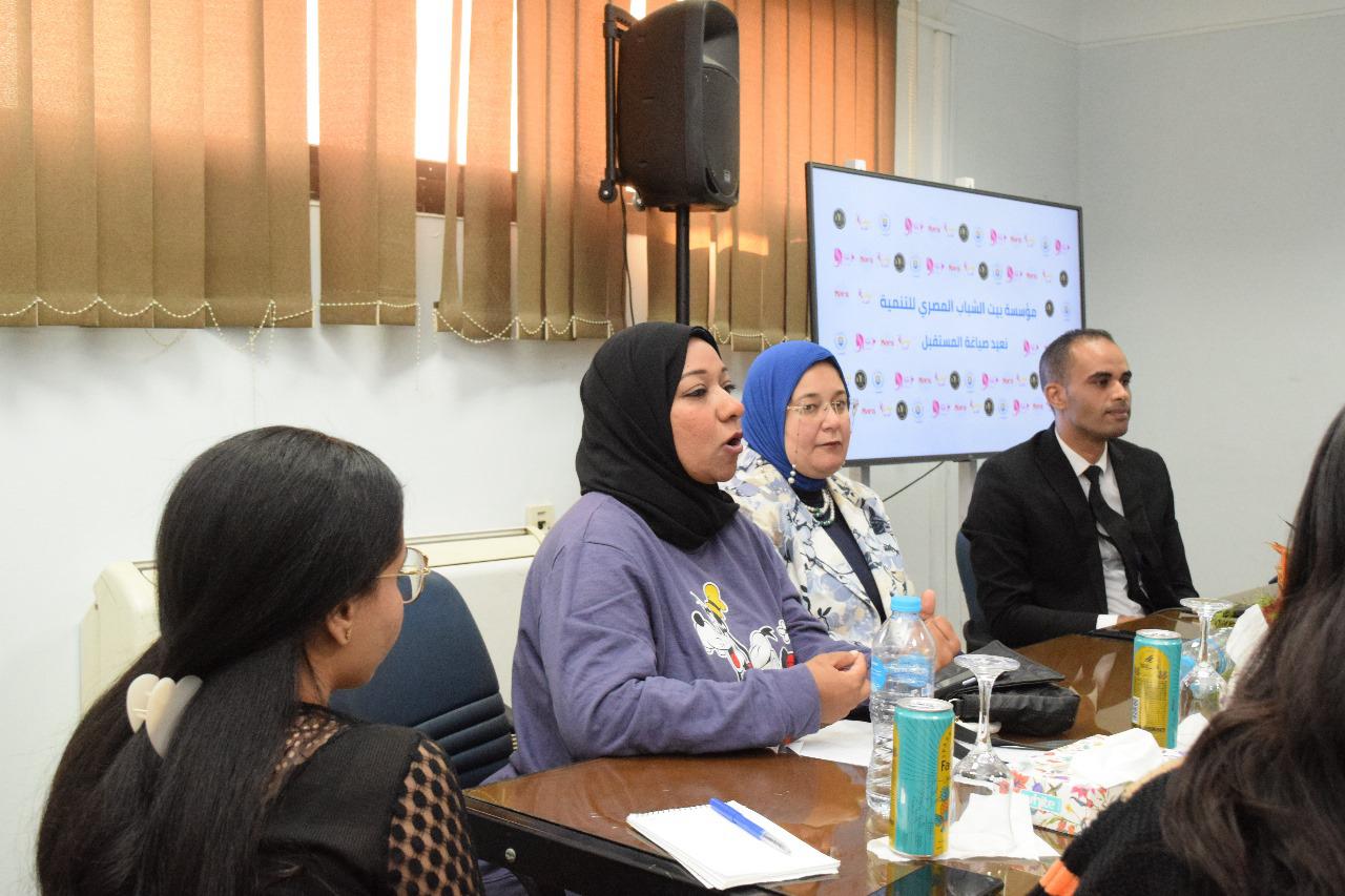 جانب من ضيوف الندوة