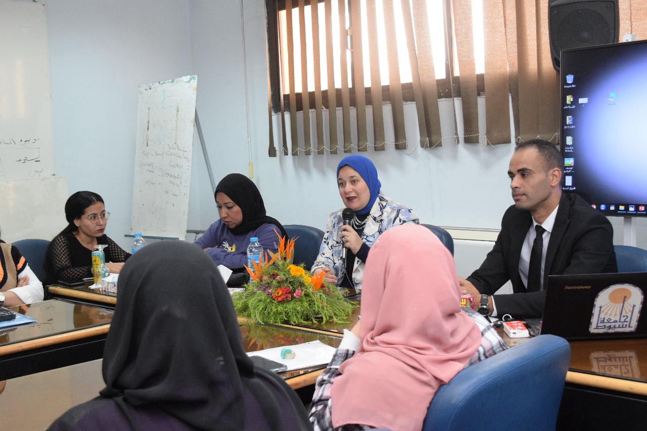 جانب من ضيوف الندوة