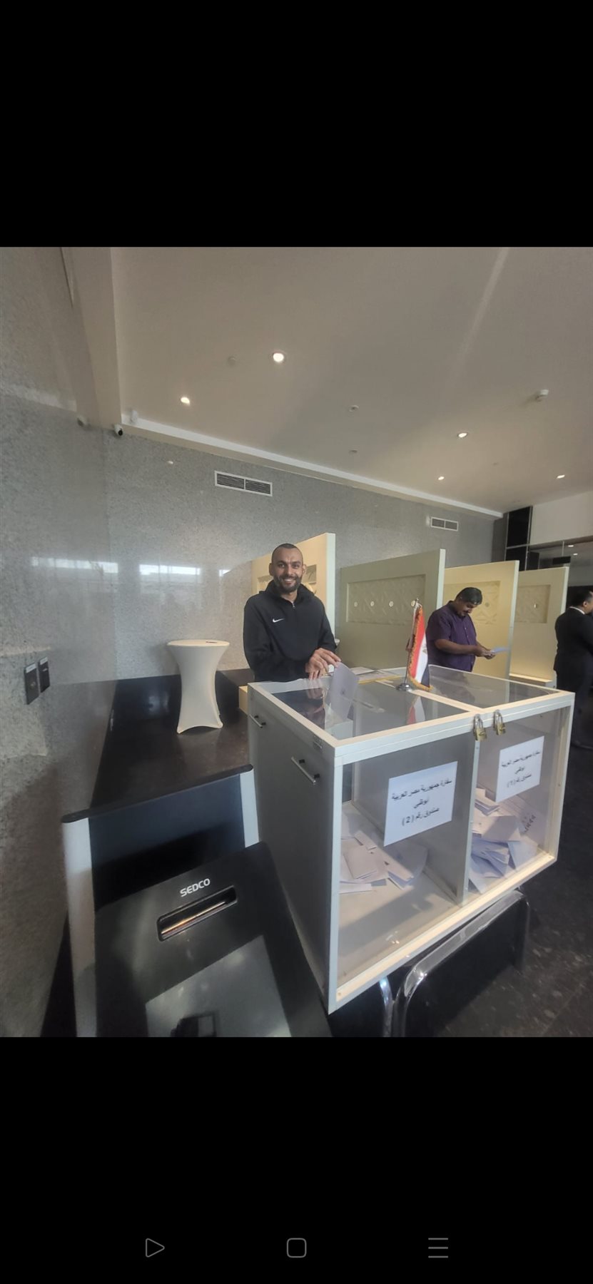 المصريون بقطر يدلون بأصواتهم في الانتخابات الرئاسية